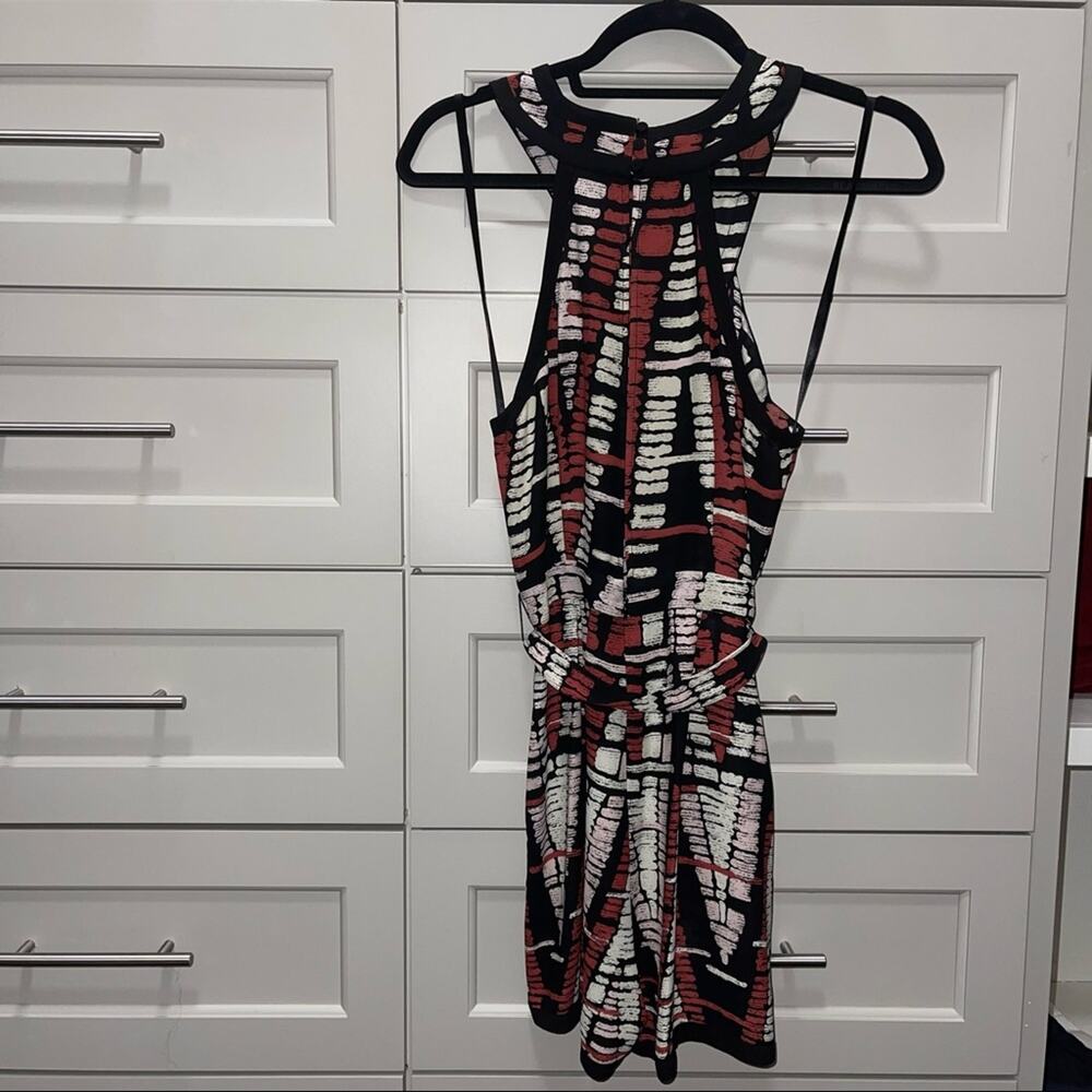 BCBGMAXAZRIA ABSTRACT CHEVRON PRINT HALTER SLEEVELESS ROMPER XS - Picture 7 of 10
